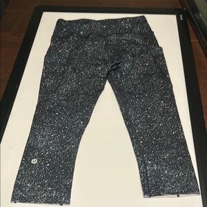lululemon low waist cropped Black and Blue Leggings 🌌 galaxy print
